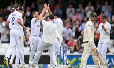 England spark Australia collapse to end Ashes all square